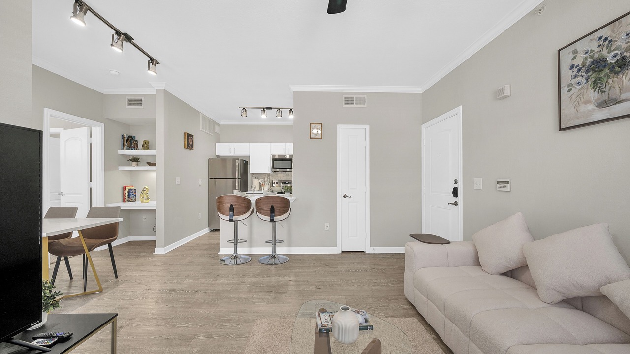 Photo of Livingroom in Alden Bridge