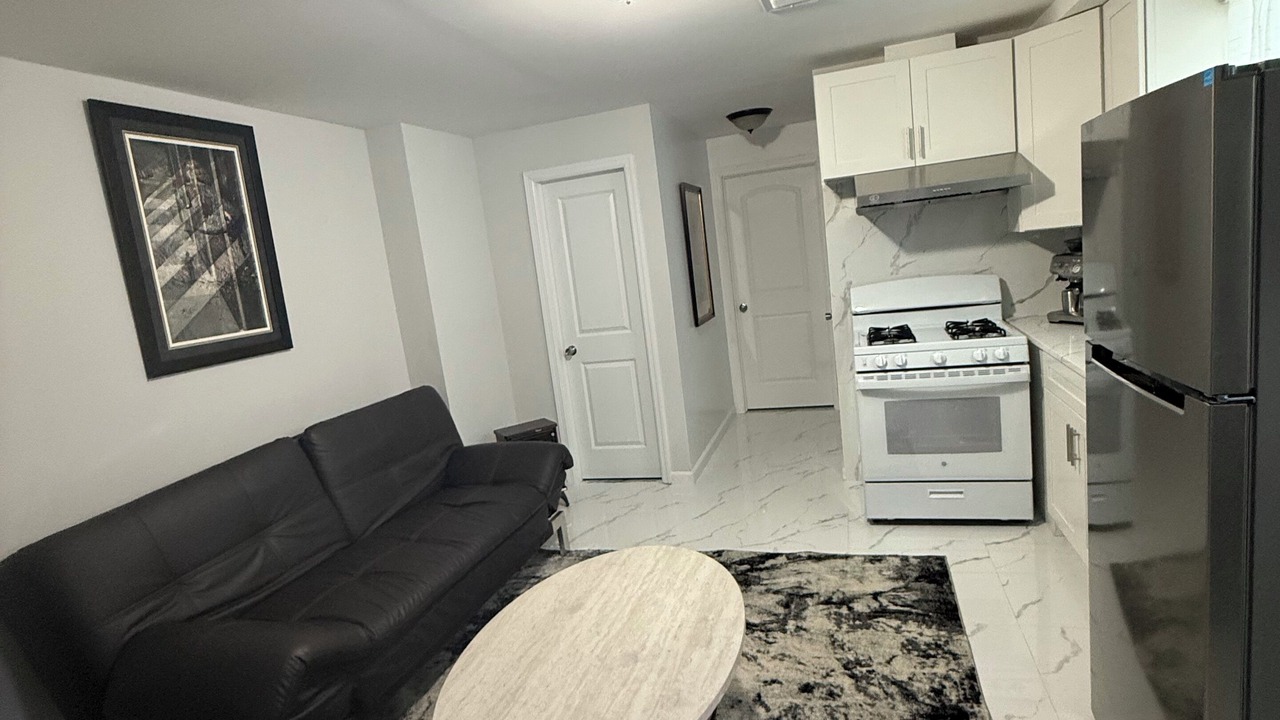 Photo of Livingroom in Mariners Harbor