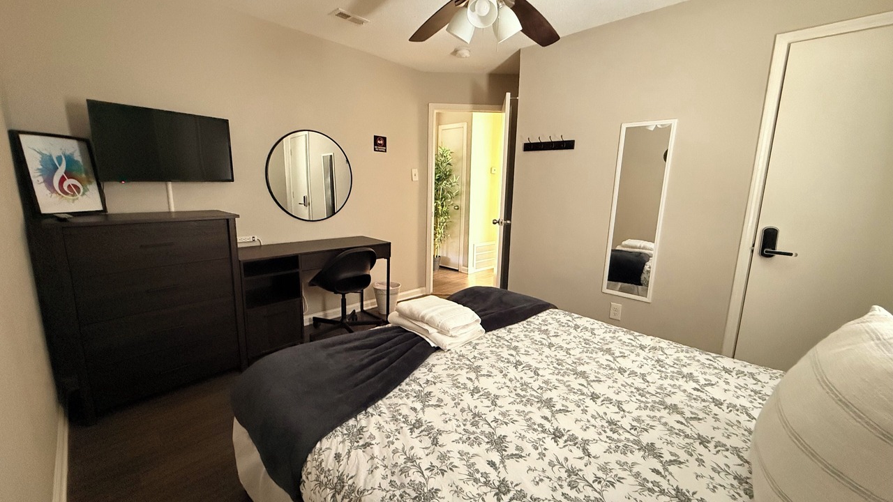Photo of Bedroom in Uptown