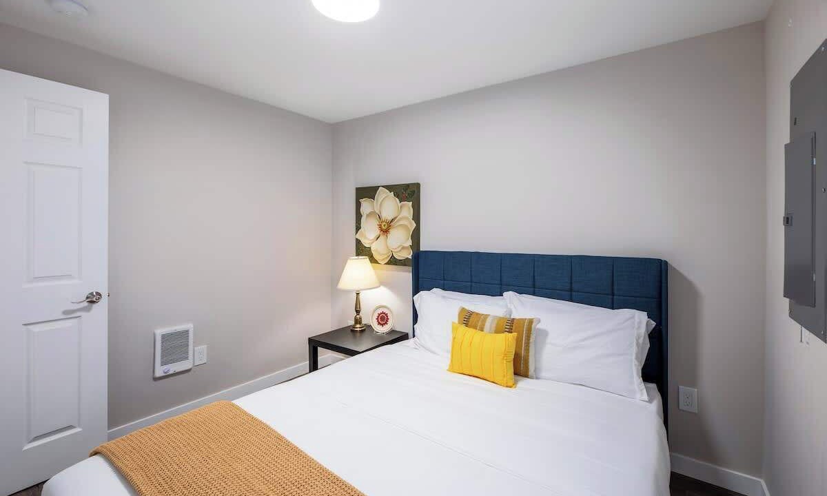 Photo of Bedroom in Minor