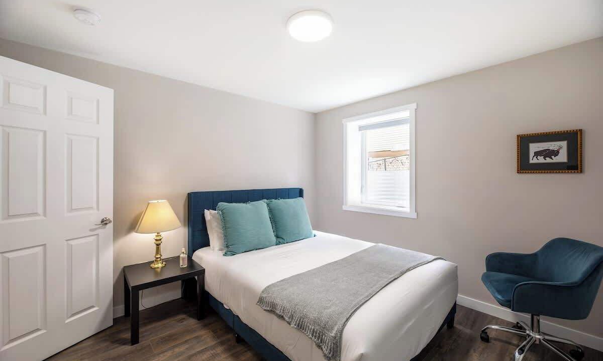 Photo of Bedroom in Minor