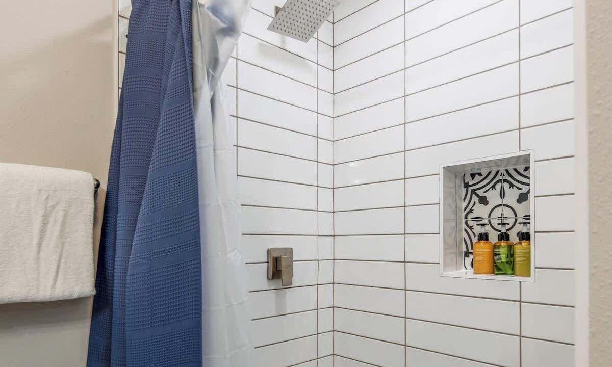 Photo of Bathroom in Minor