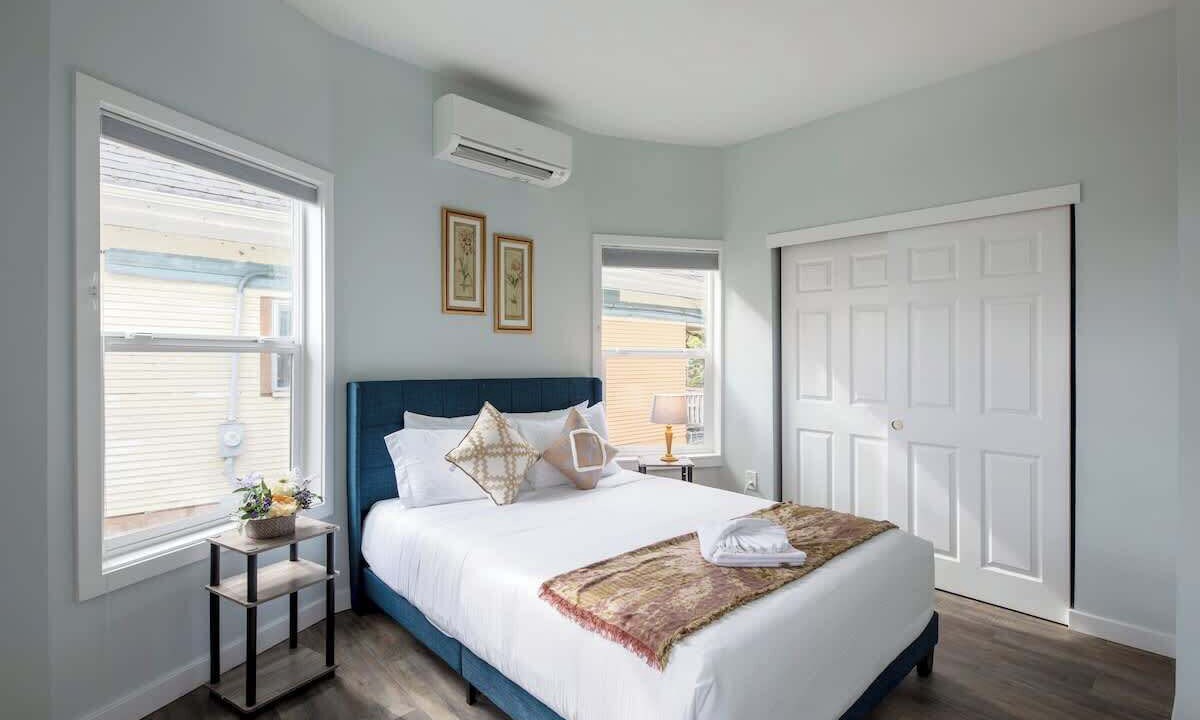 Photo of Bedroom in Minor