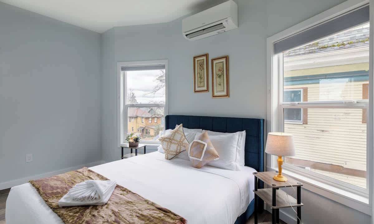 Photo of Bedroom in Minor