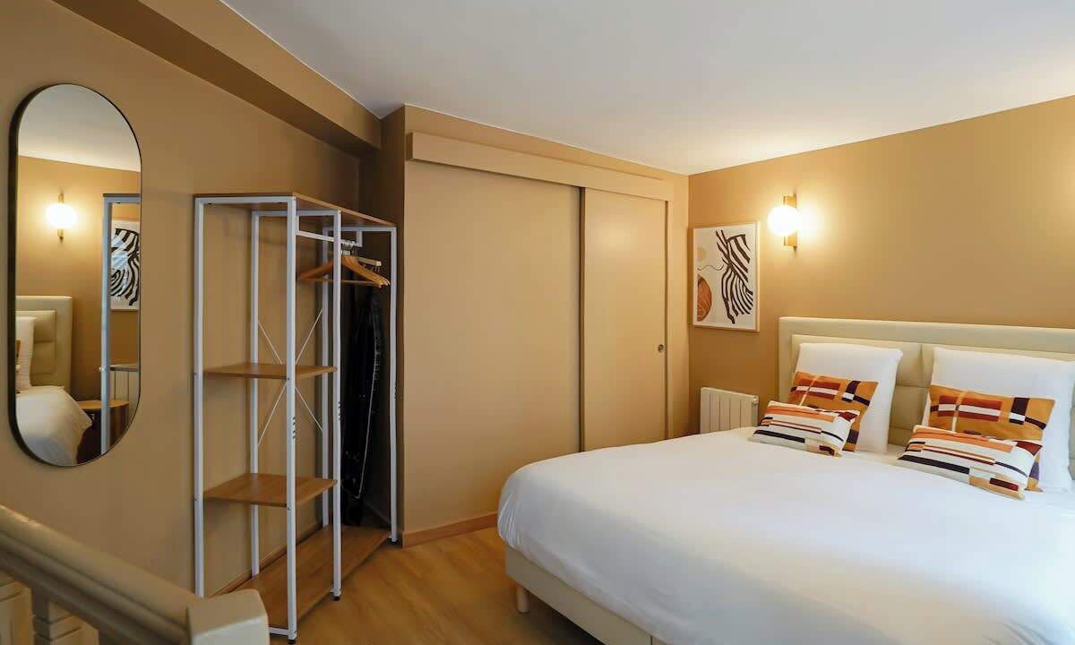 Photo of Bedroom in Quartier du Faubourg-Montmartre