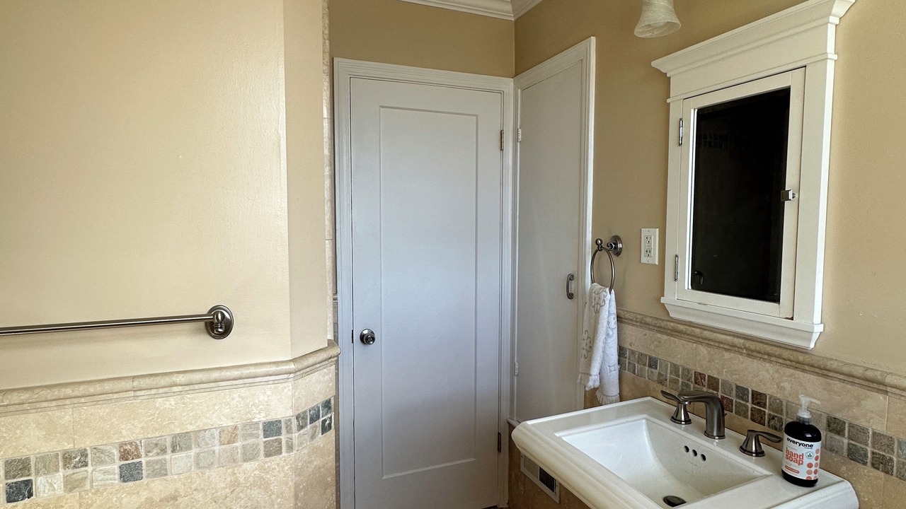 Photo of Bathroom in Crocker-Amazon