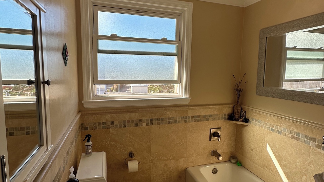 Photo of Bathroom in Crocker-Amazon