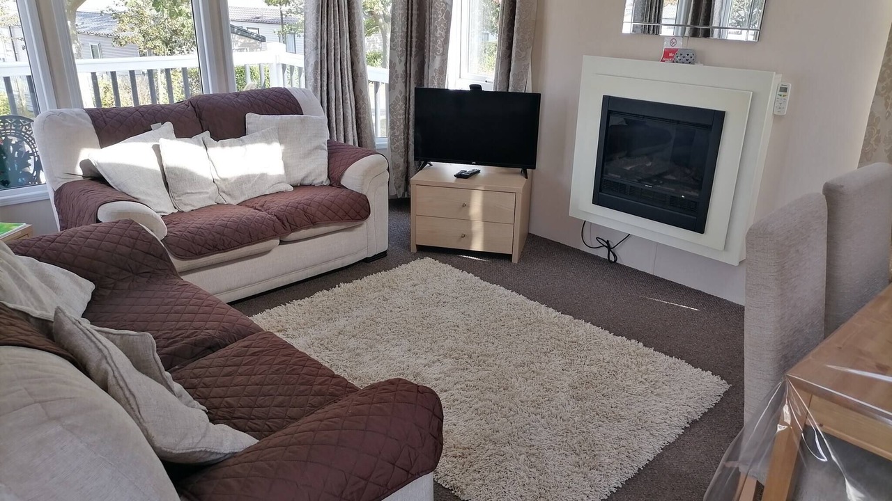 Photo of Livingroom in Allhallows