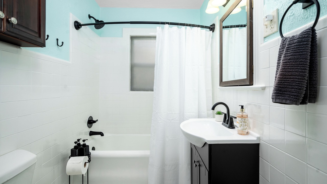 Photo of Bathroom in Cherry Street