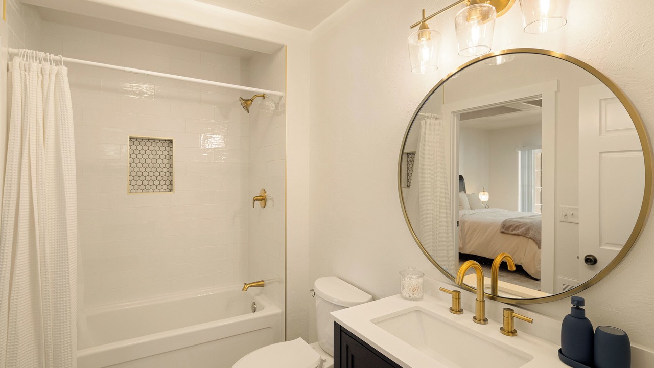 Photo of Bathroom in Leaburg