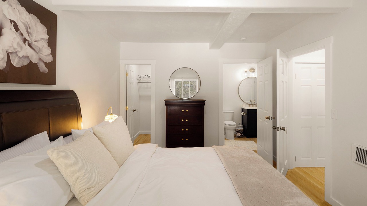 Photo of Bedroom in Leaburg