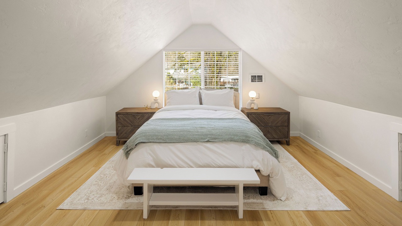 Photo of Bedroom in Leaburg