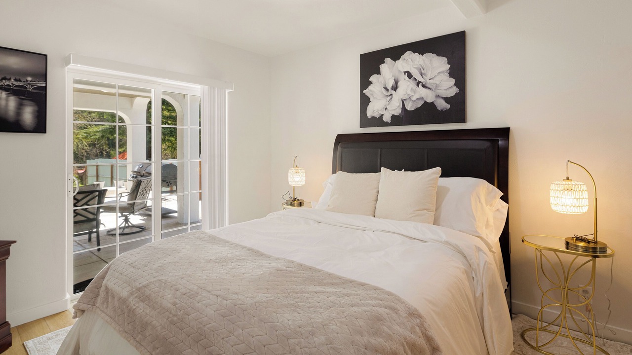 Photo of Bedroom in Leaburg
