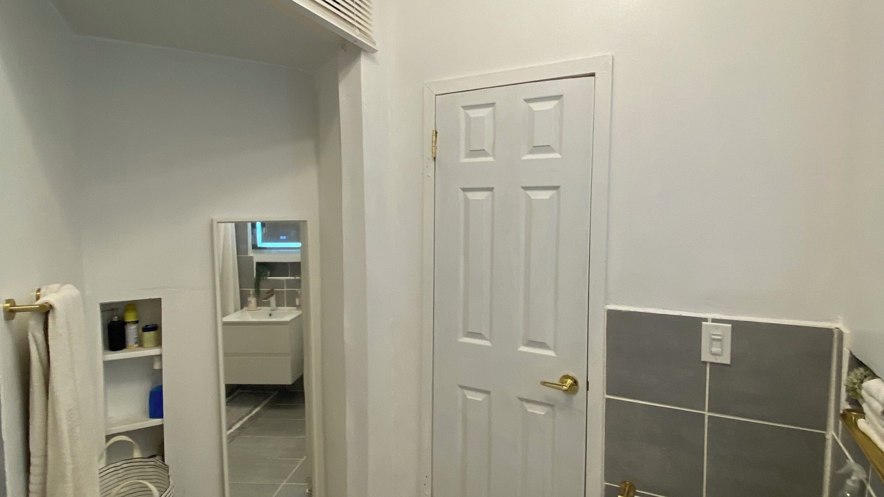 Photo of Bathroom in Central Park North