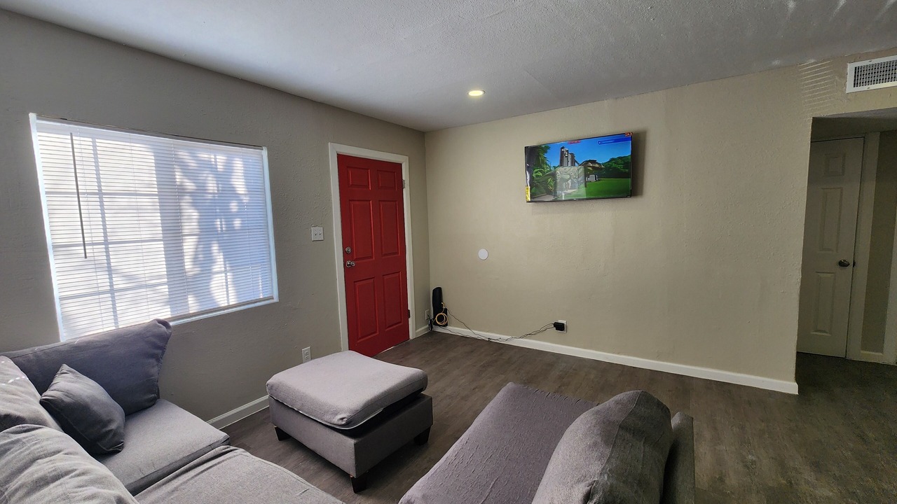 Photo of Livingroom in Timberwolf