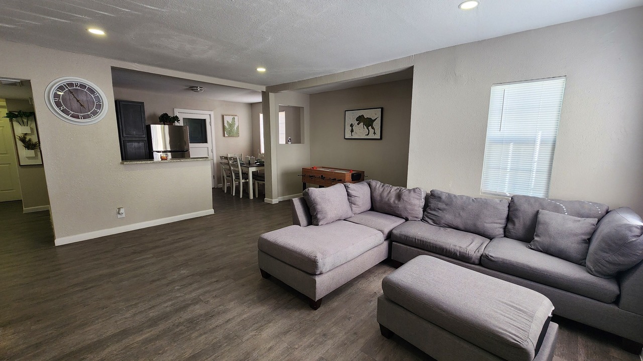 Photo of Livingroom in Timberwolf