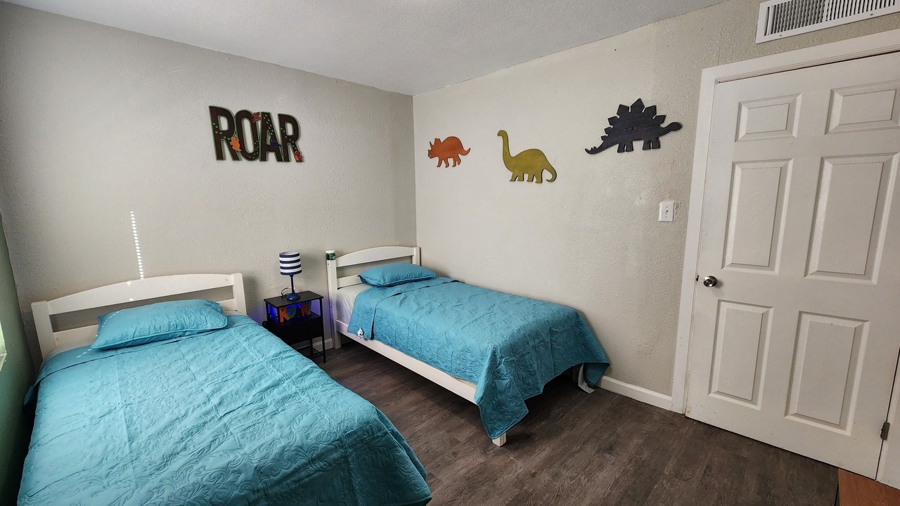 Photo of Bedroom in Timberwolf