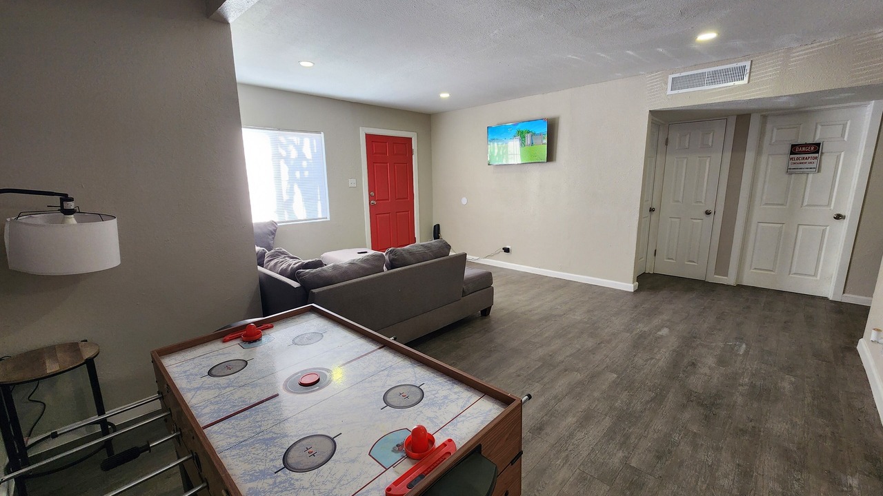 Photo of Livingroom in Timberwolf