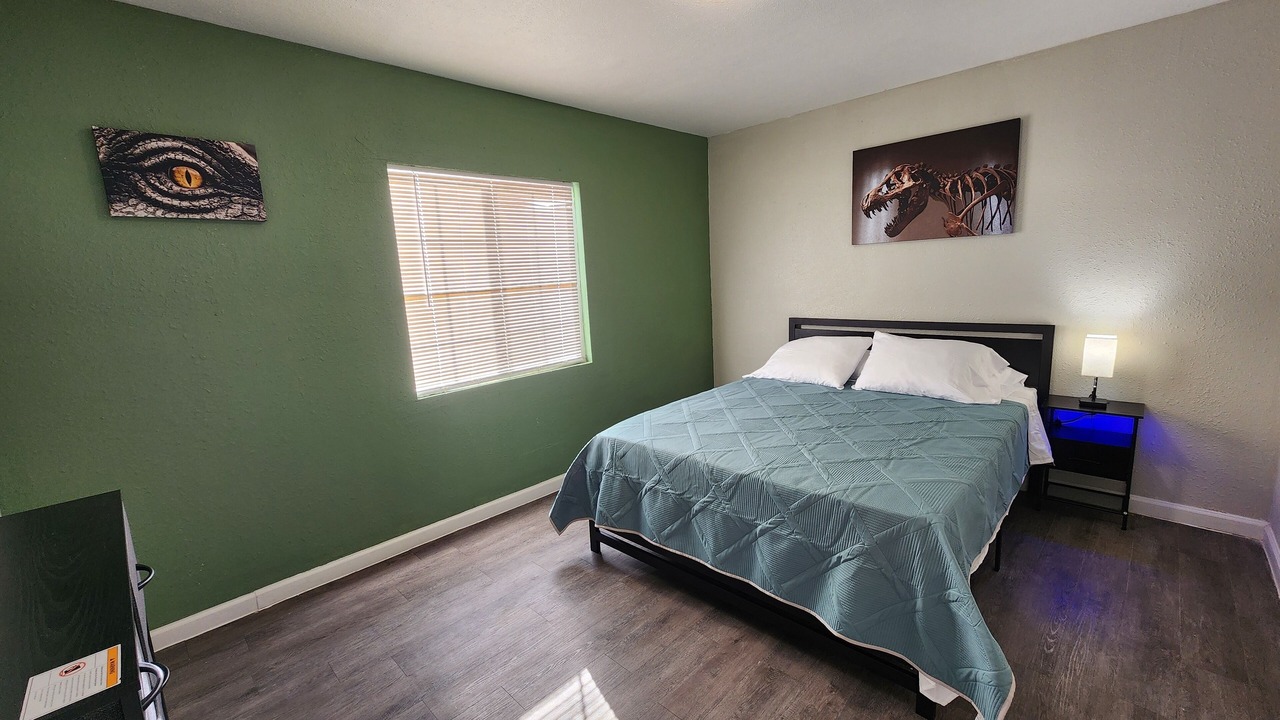 Photo of Bedroom in Timberwolf