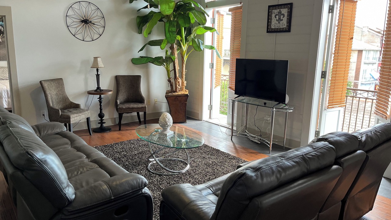 Photo of Livingroom in French Quarter