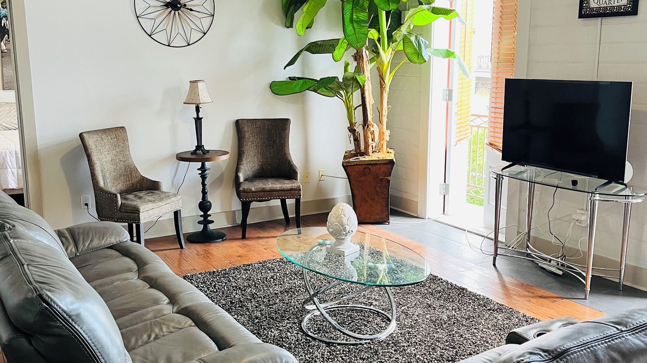 Photo of Livingroom in French Quarter