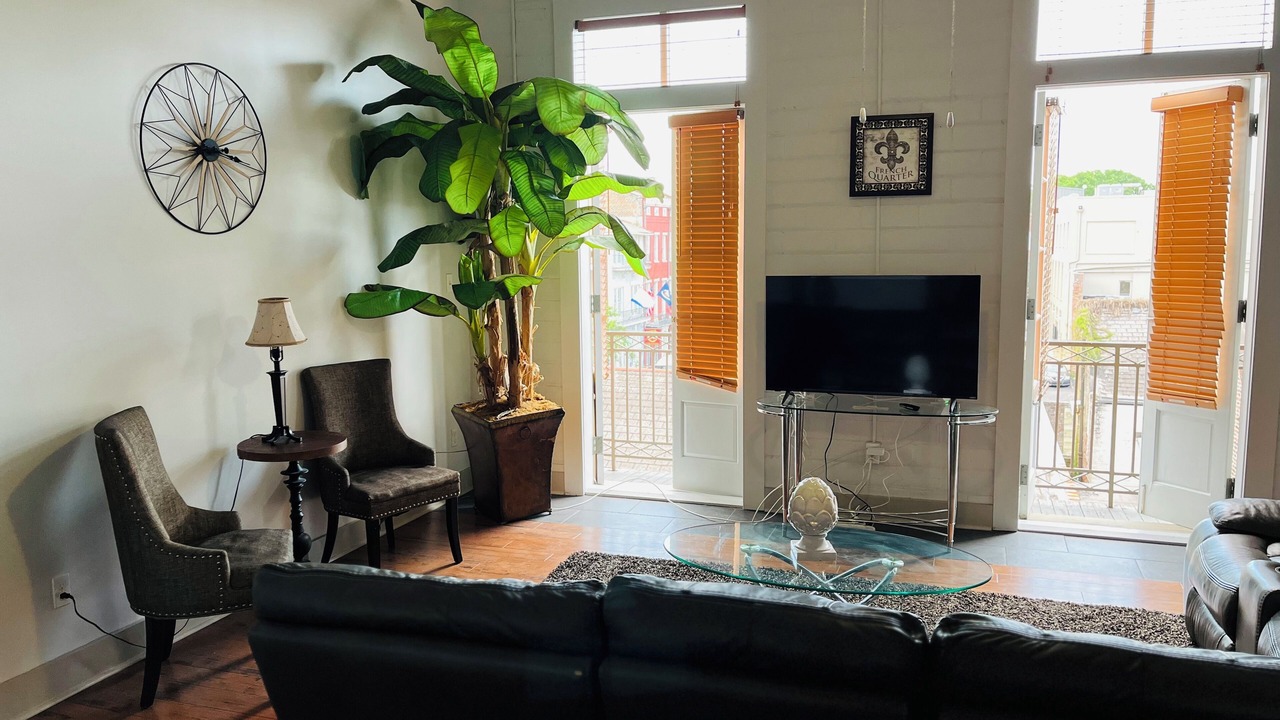 Photo of Livingroom in French Quarter
