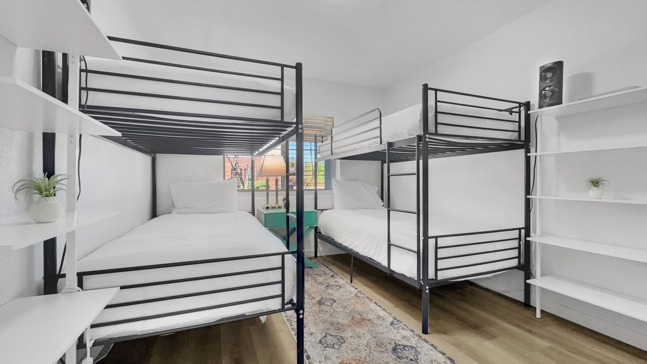 Photo of Bedroom in West Second Street Historic District