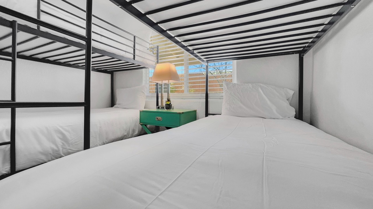 Photo of Bedroom in West Second Street Historic District
