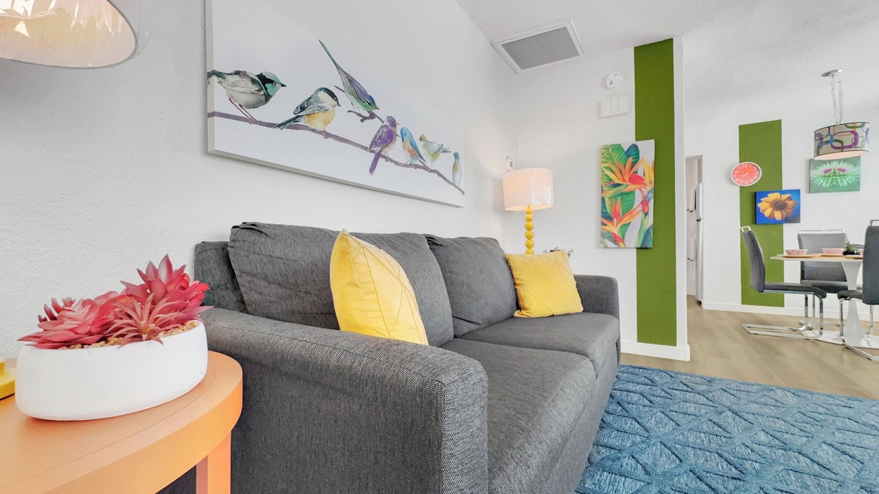 Photo of Livingroom in West Second Street Historic District