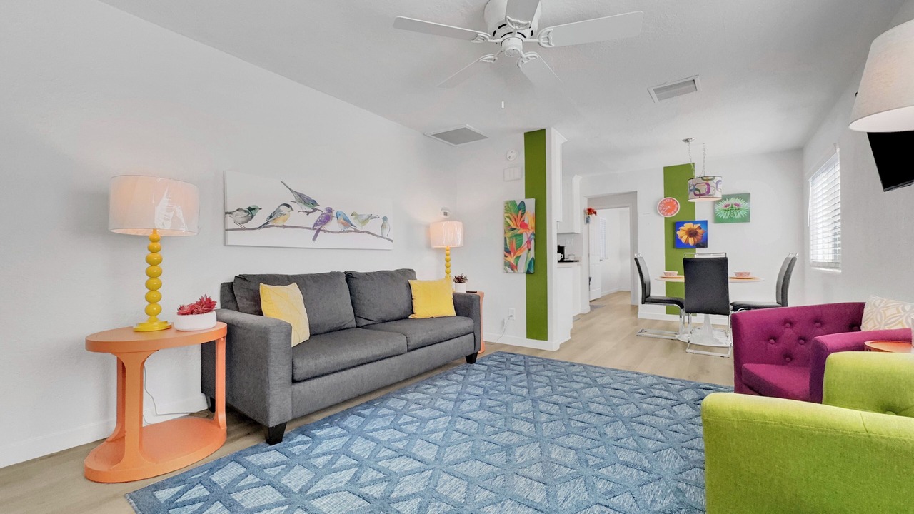 Photo of Livingroom in West Second Street Historic District