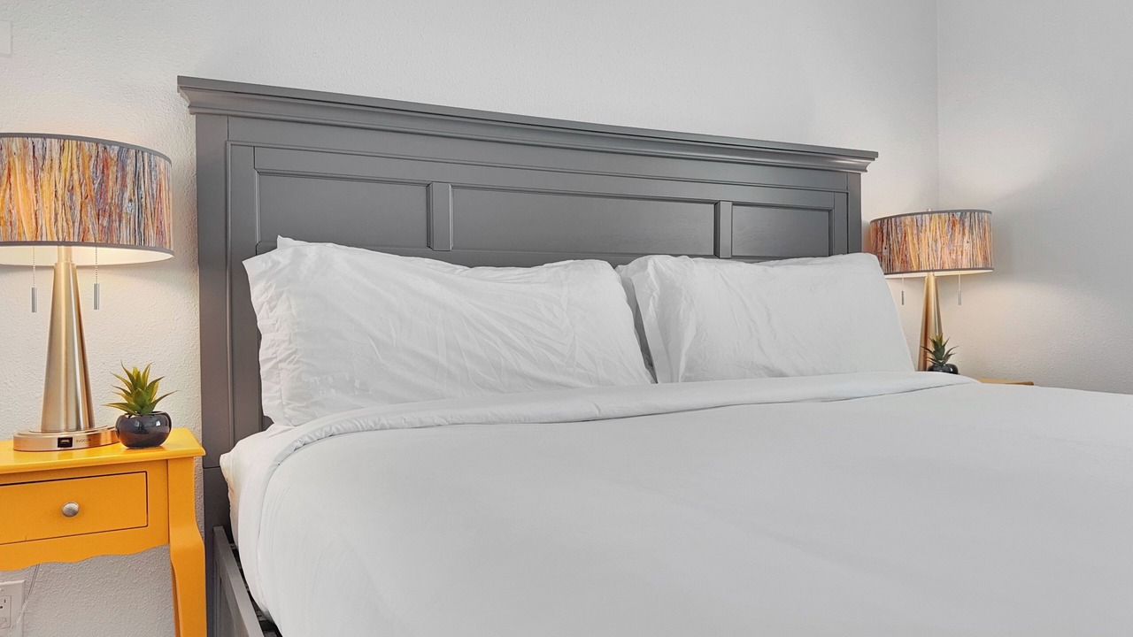 Photo of Bedroom in West Second Street Historic District