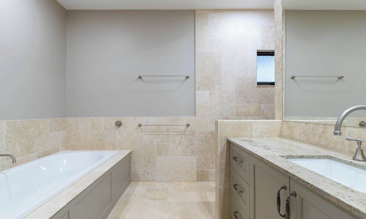 Photo of Bathroom in Balmoral Ridge