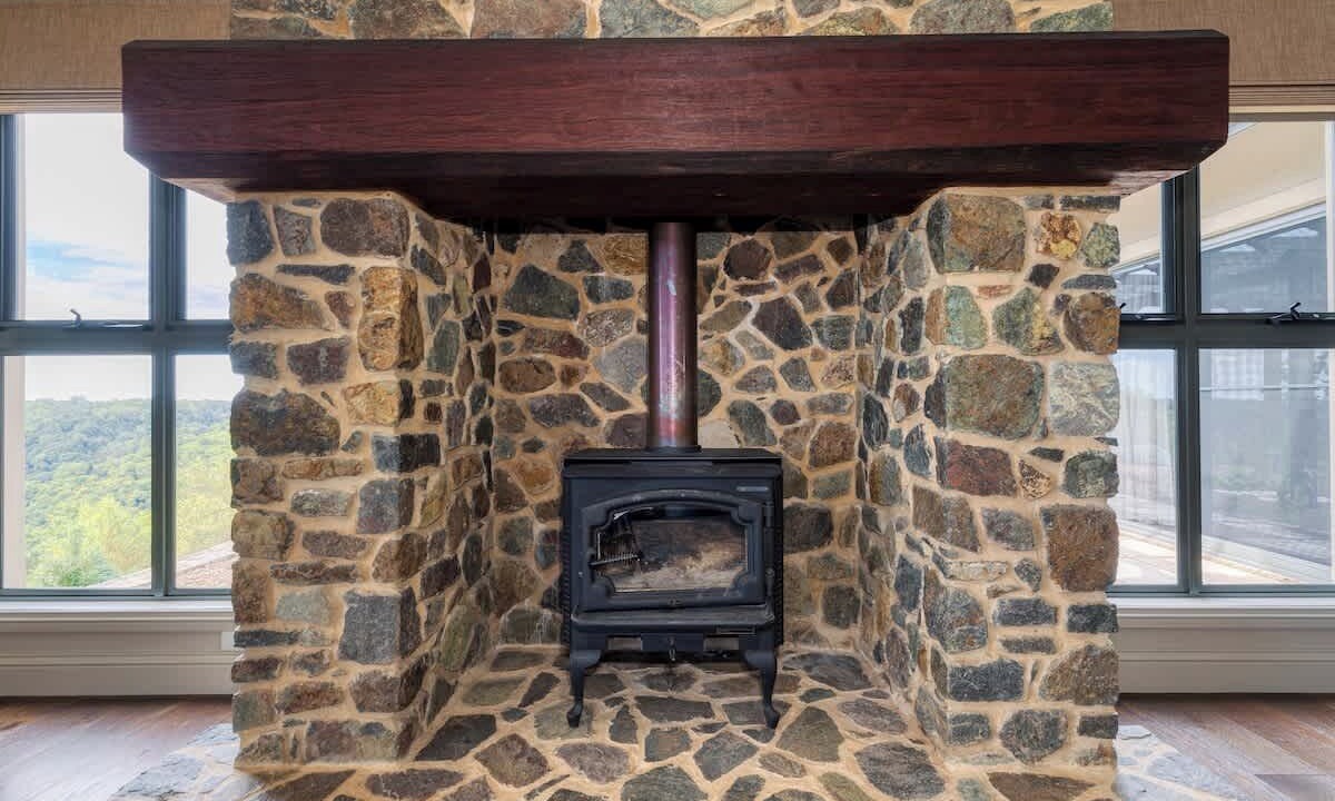 Photo of Livingroom in Balmoral Ridge