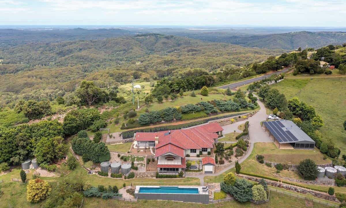 Photo of Outdoor in Balmoral Ridge