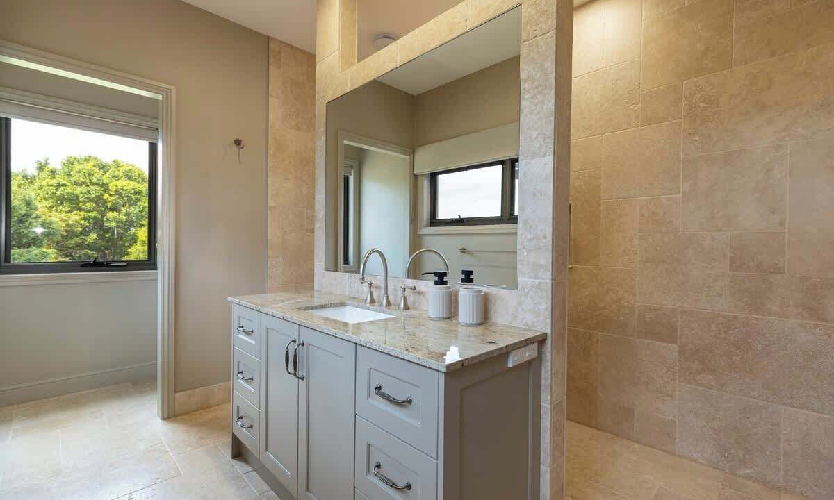 Photo of Others in Balmoral Ridge