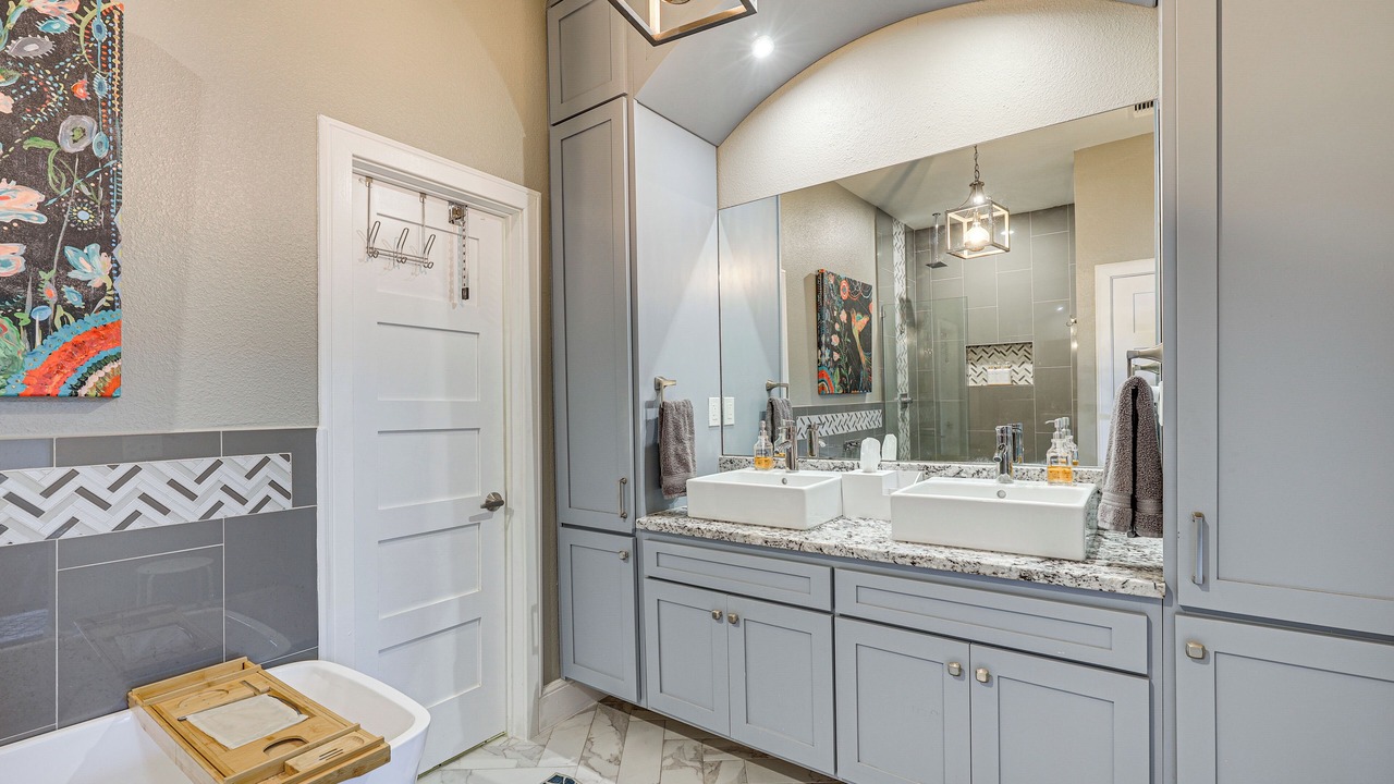 Photo of Bathroom in Nevada Street