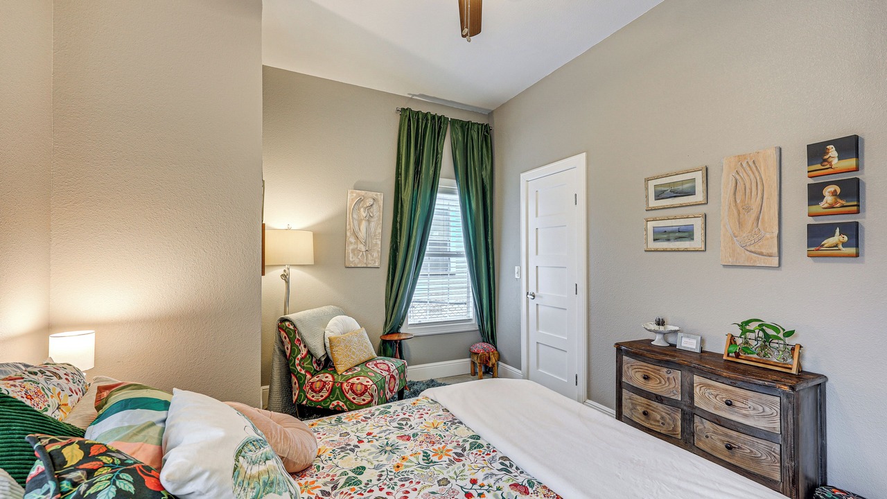 Photo of Bedroom in Nevada Street