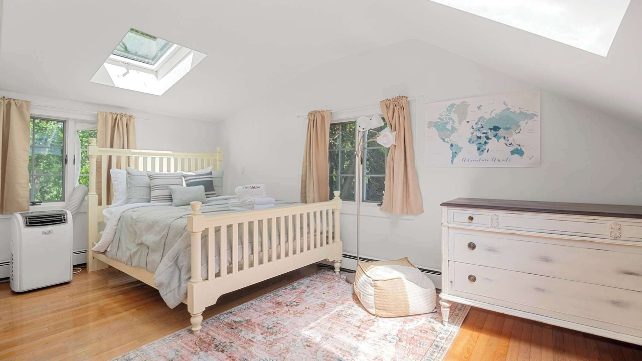 Photo of Others in West Hyannisport