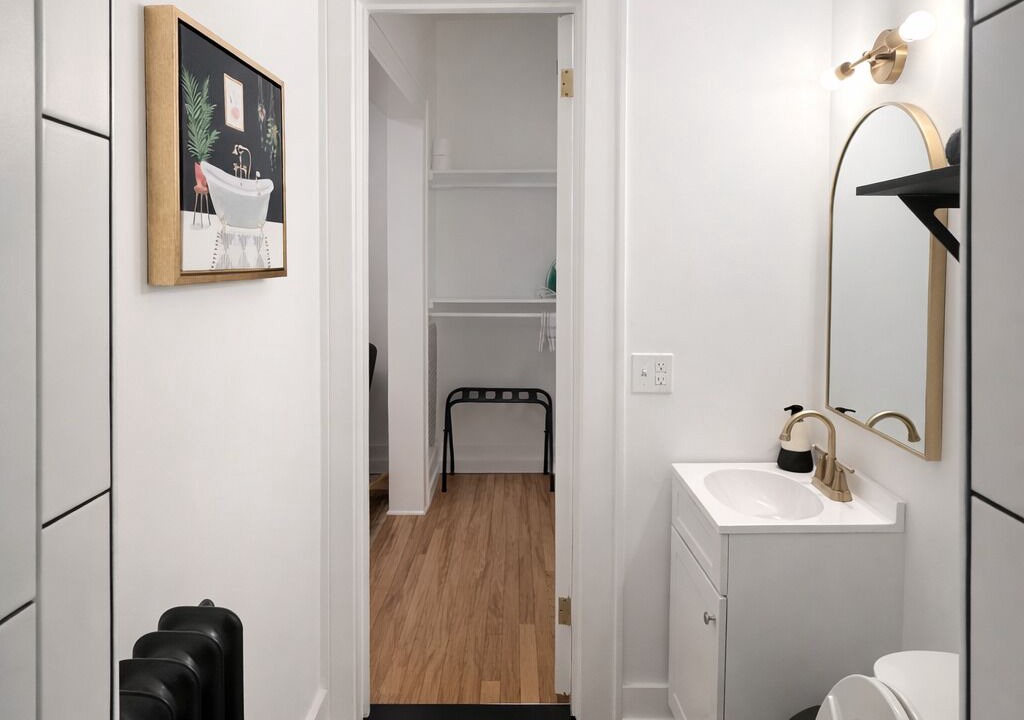Photo of Bathroom in East Avenue