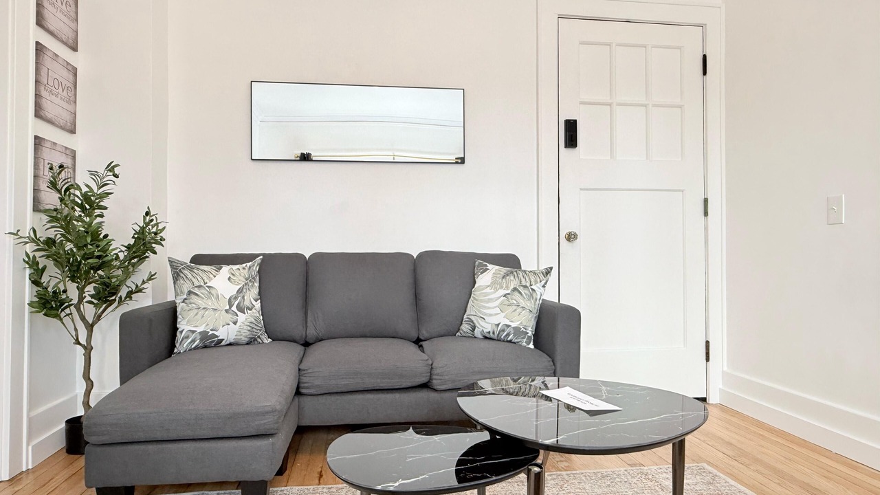 Photo of Livingroom in East Avenue