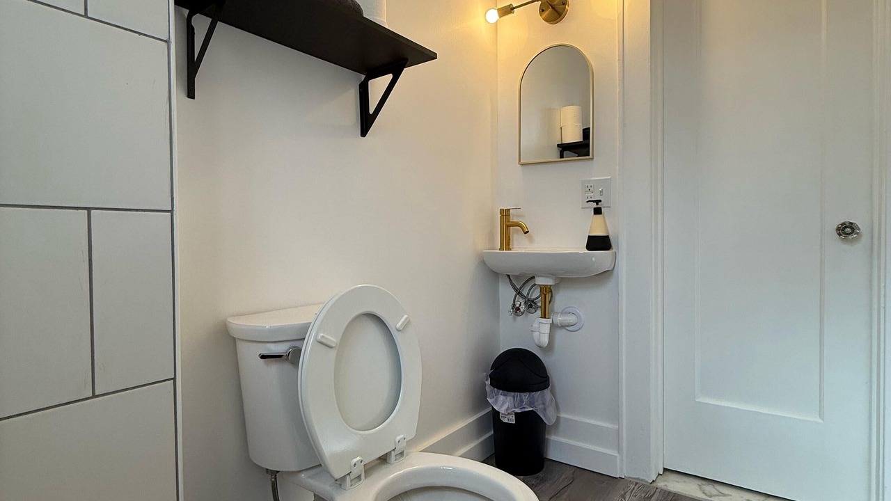 Photo of Bathroom in East Avenue