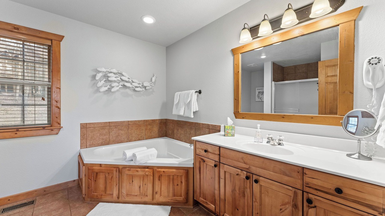 Photo of Bathroom in Reeds Spring