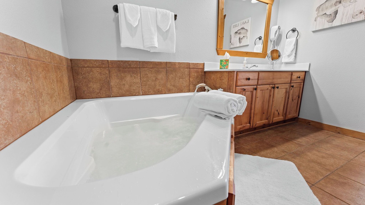 Photo of Bathroom in Reeds Spring