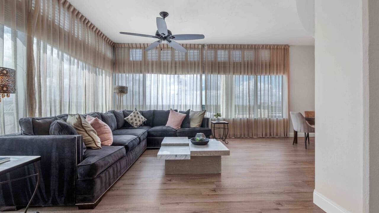 Photo of Livingroom in Holden-Paramore