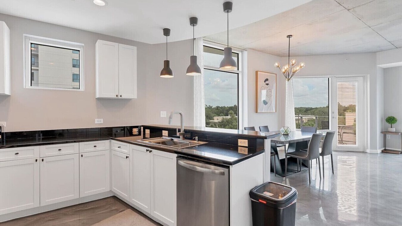 Photo of Kitchen in South Eola