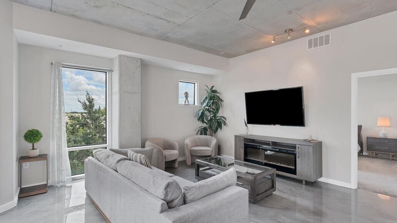 Photo of Livingroom in South Eola