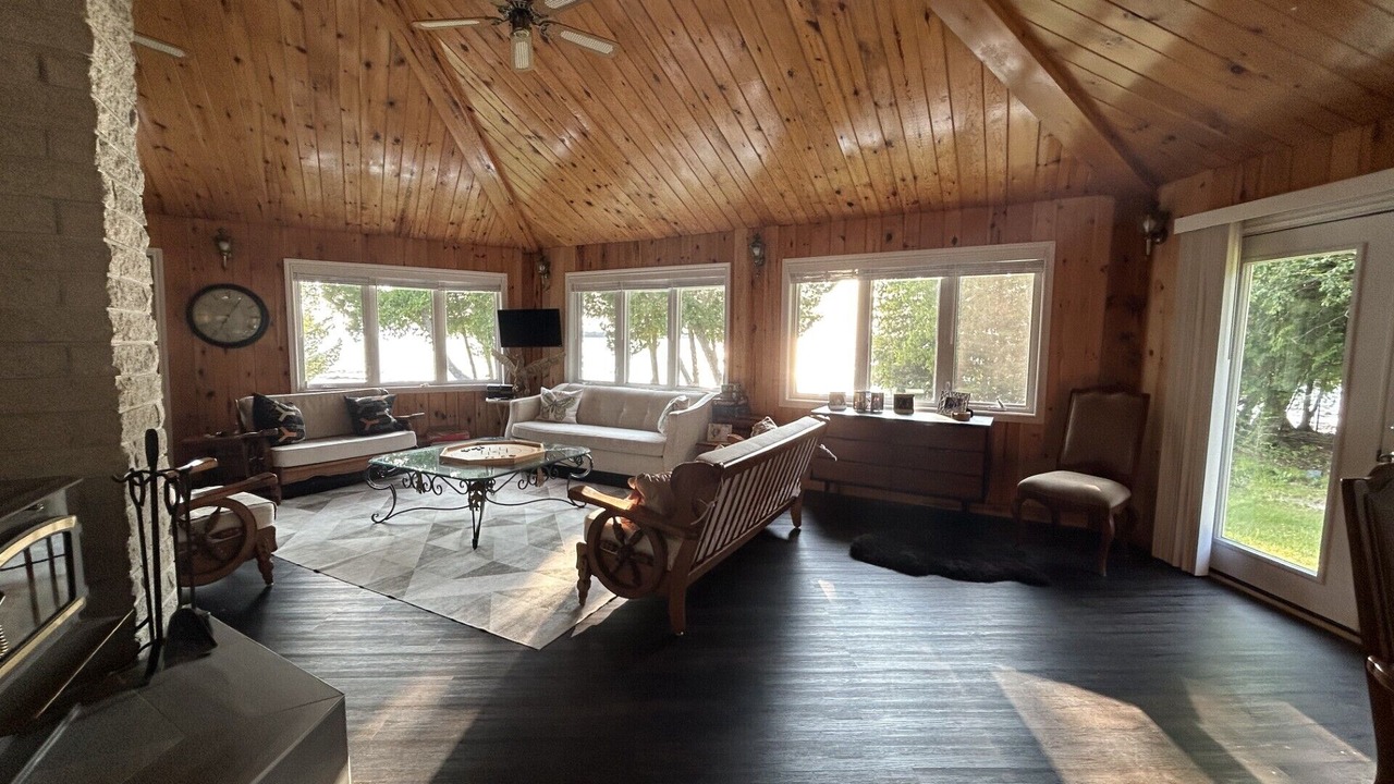 Photo of Livingroom in Goulais River