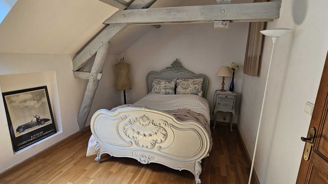 Photo of Bedroom in Poigny la Foret