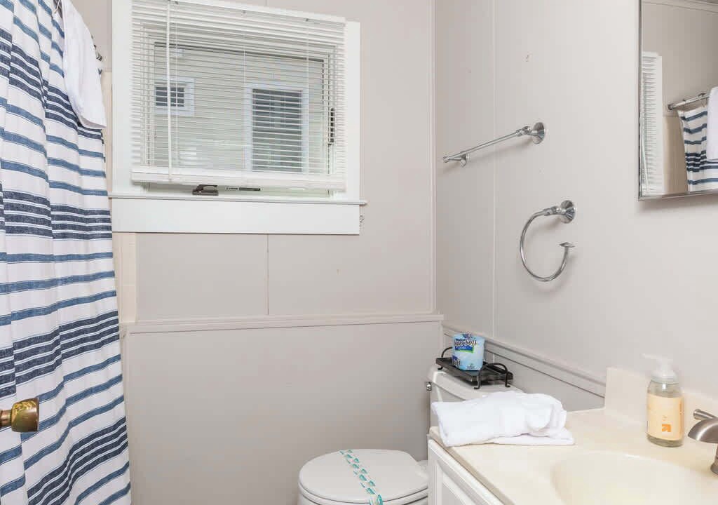 Photo of Bathroom in South Bethany Harbor