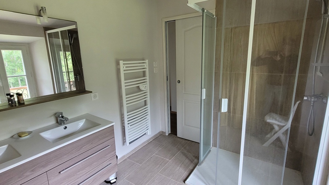 Photo of Bathroom in Fenouillet-du-Razes